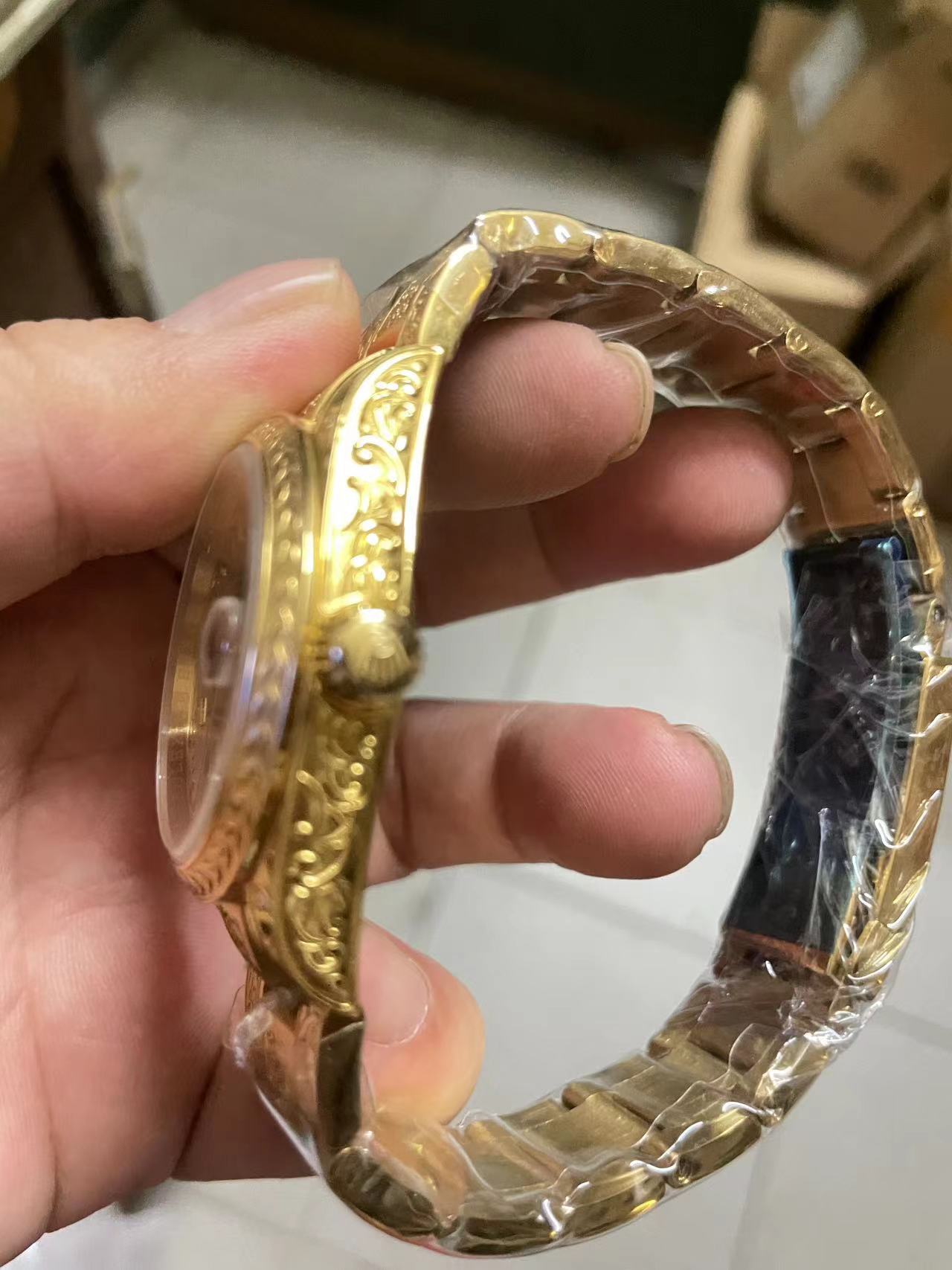 R*l*x watches-170